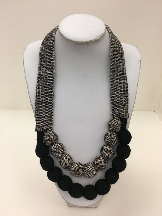 Vianney Méndez Necklace Black and Grey Long